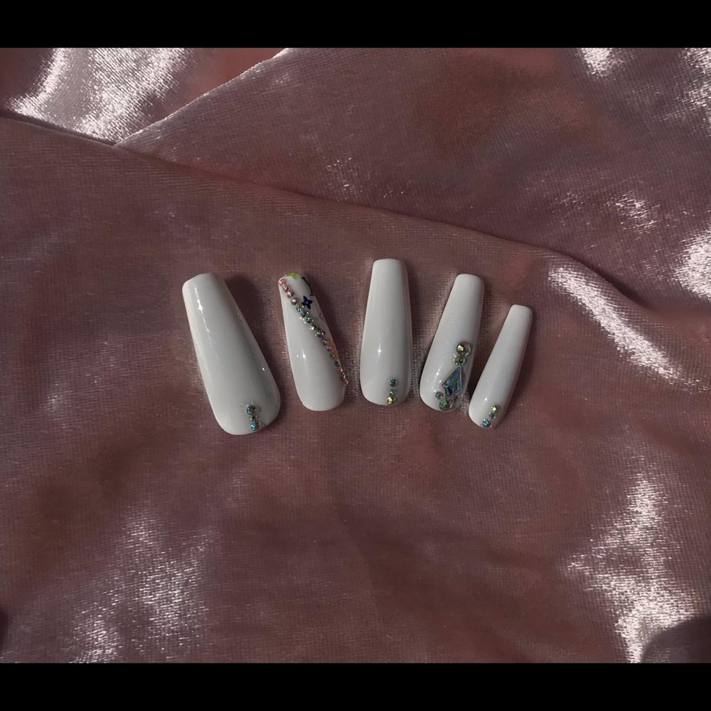 GEL- WHITE  bling press on nails